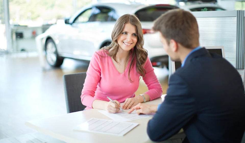 sales person helping customer